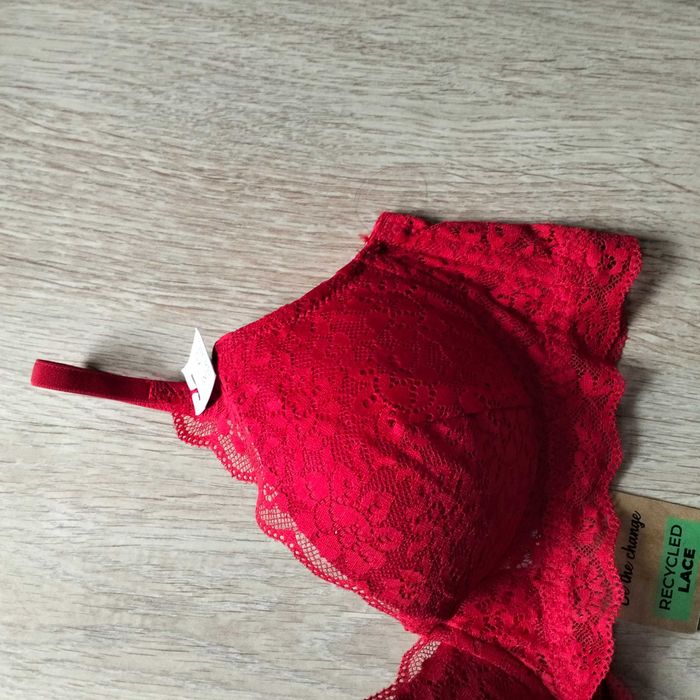 Usztywniany biustonosz Tezenis 75B duży push-up