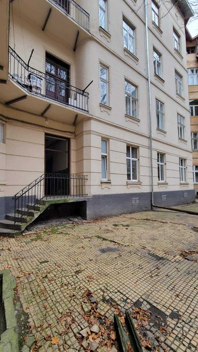 Продаж 2 кім.квартири вул.Леонтовича ЦЕНТР