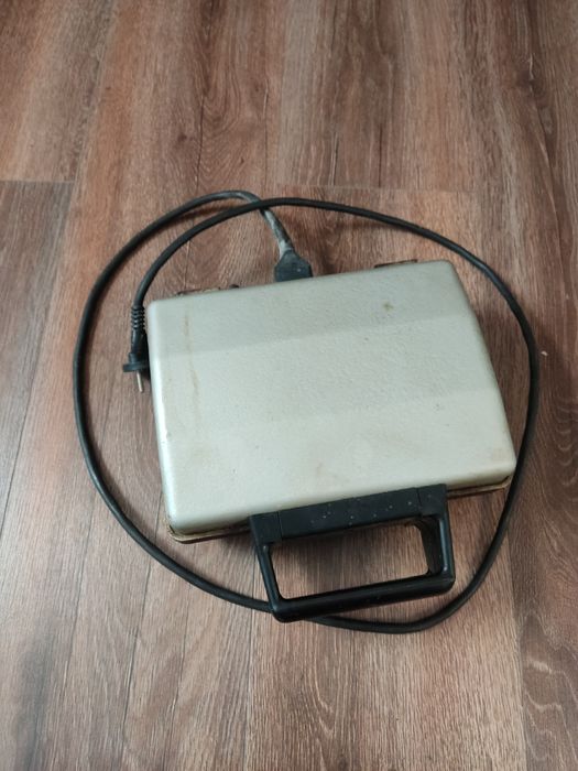 электровафельница советская. Продам.