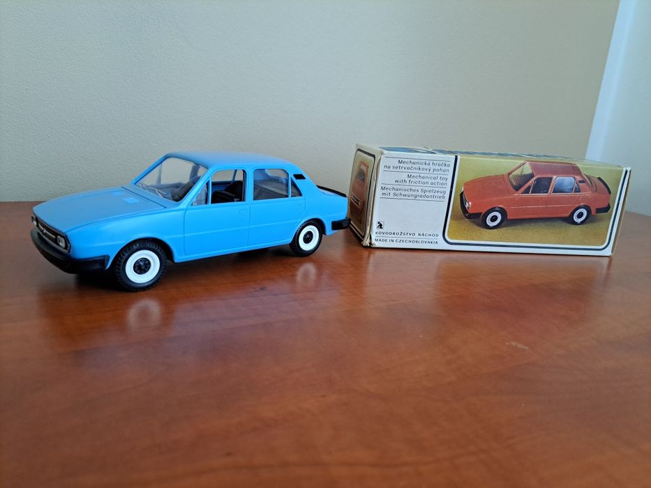 Samochodzik Kolekcjonerski Skoda 120L z czasów PRL-u, Škoda 120L