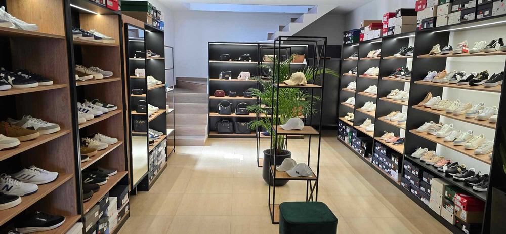 Sprzedam meble sklepowe