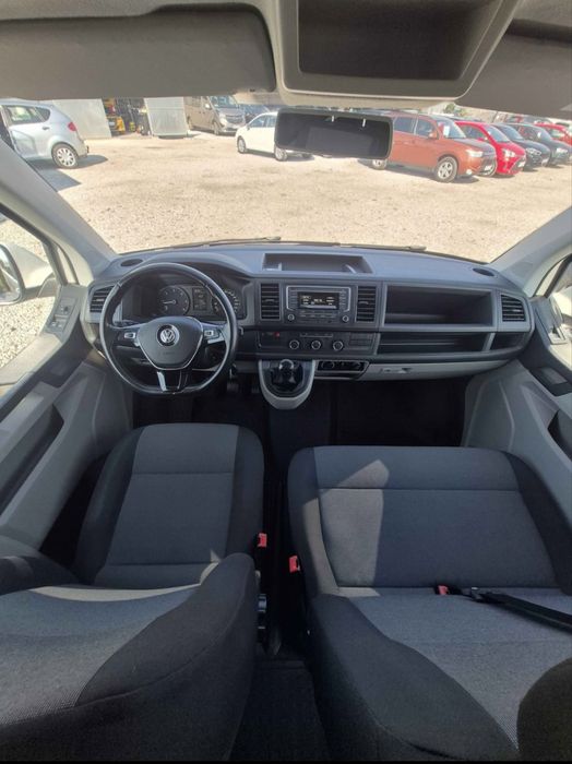 Wynajem busa VW Caravelle T6 wypożyczalnia najem 9-osobowy transfer