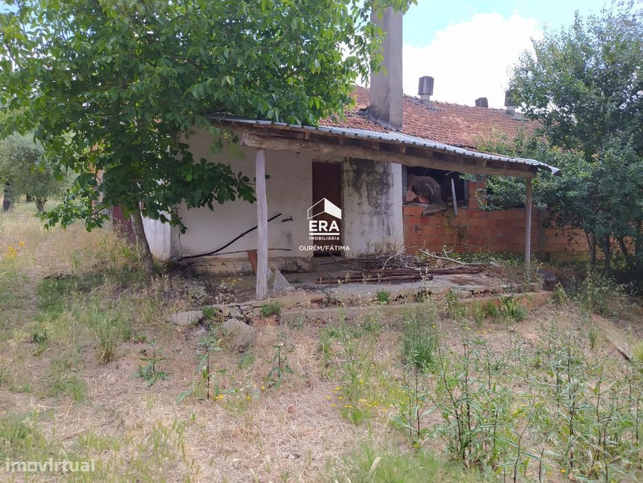 Armazém localizado na Soalheira! — Rio De Couros E Casal Dos Bernardos, Santarém