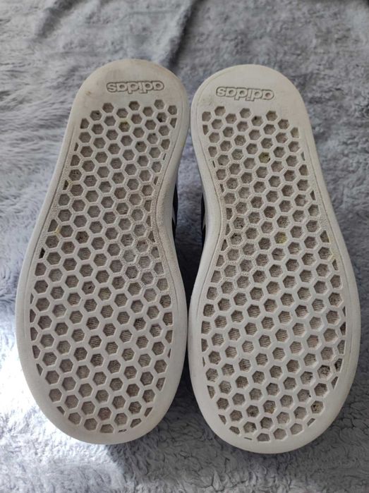 Buty chłopięce ADIDAS GRAND COURT 2.0 EL K GW6521 r.32