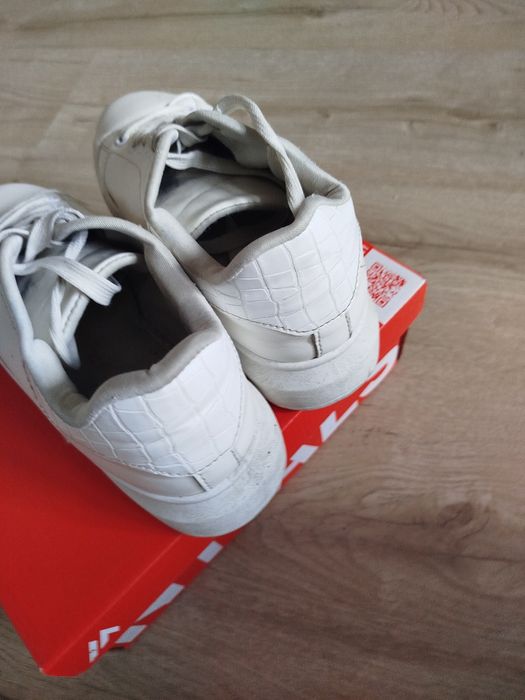 Snikersy Vices roz 40