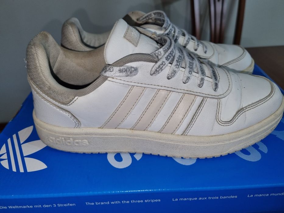 Tenis Adidas bons