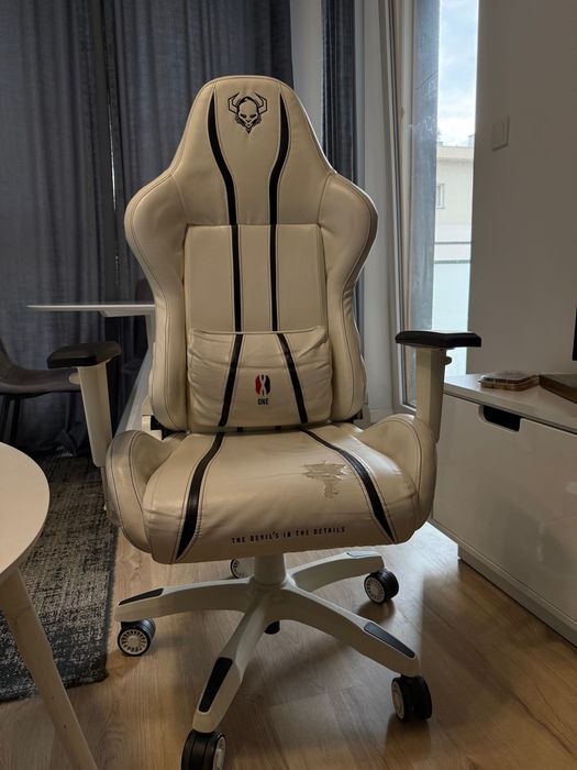 Fotel gamingowy biało czarny - Diablo X-One