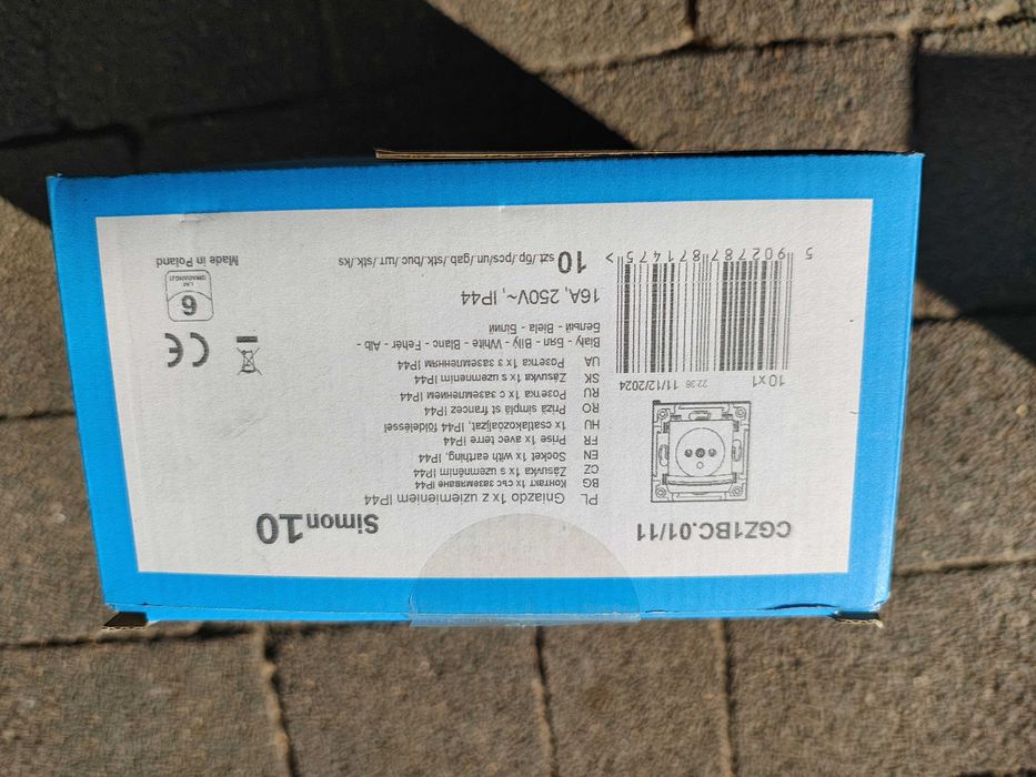 Gniazdo pojedyncze z uziemieniem IP44 biały SIMON 10