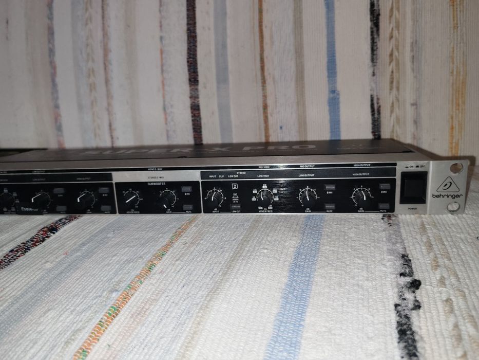 Behringer Super-X Pro CX2310 – Crossover Ativo Profissional