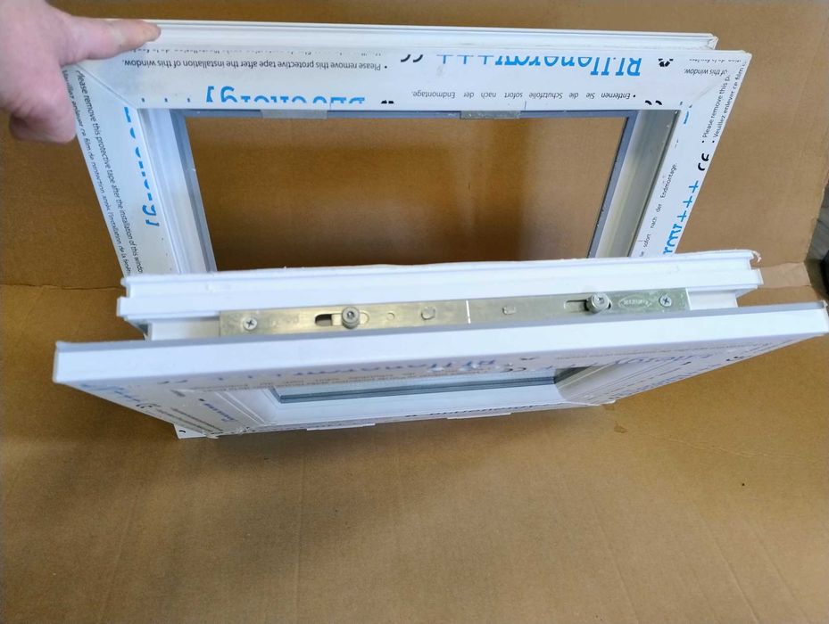 Okna gospodarcze inwentarskie 50x40 uchylne