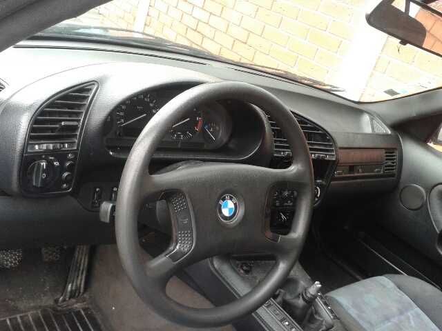 BMW E36 316i 93 Peças