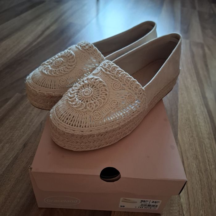 Espadryle beżowe