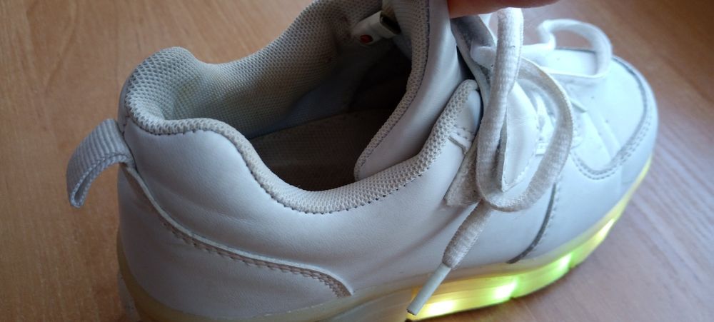 Buty z rolkami rozm. 32