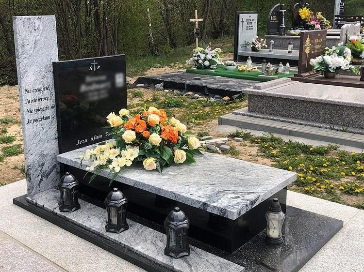 Sprzątanie nagrobków, mycie, opieka nad grobami, czyszczenie grobów,