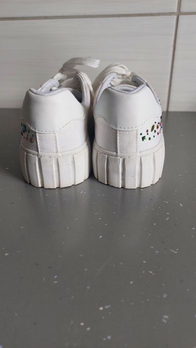 Białe trampki z kamykami GRACELAND rozm. 38