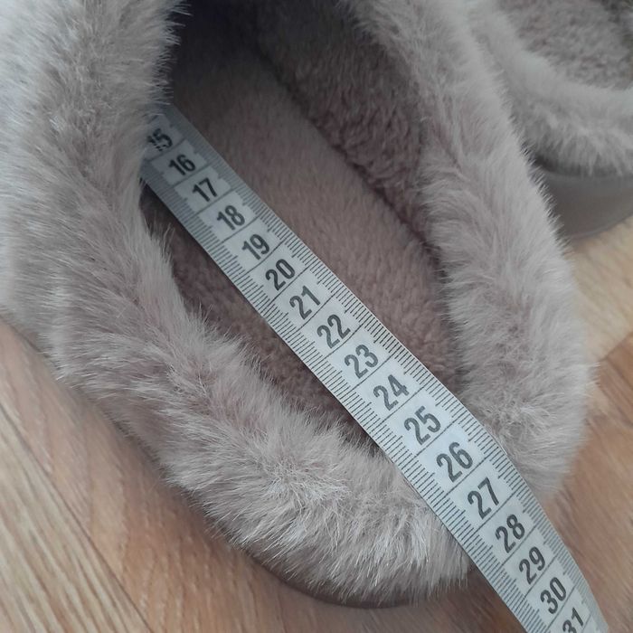 Тапочки тёплые домашние.