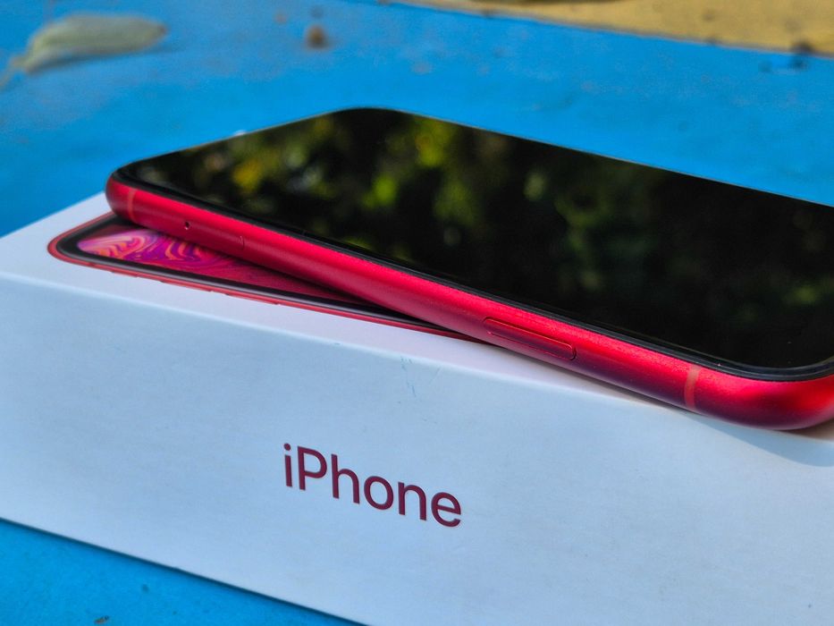 iphone Xr RED 64 gb 77%