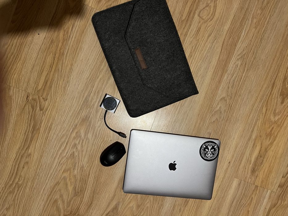 MacBook Pro 15 TouchBar Touch ID