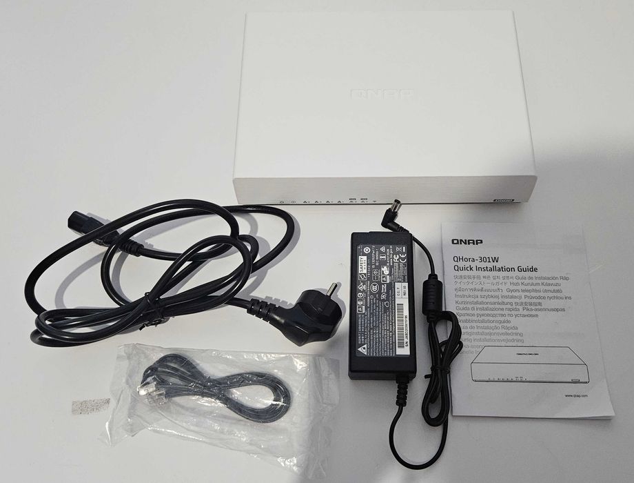Маршрутизатор (роутер) QNAP QHora-301W