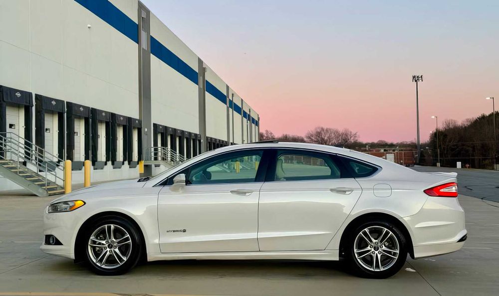 Ford Fusion Titanium      2015