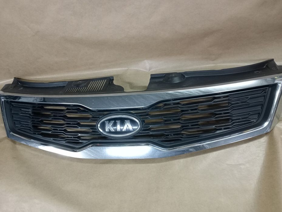 Автомобільна решітка радіатора Kia Ceed
