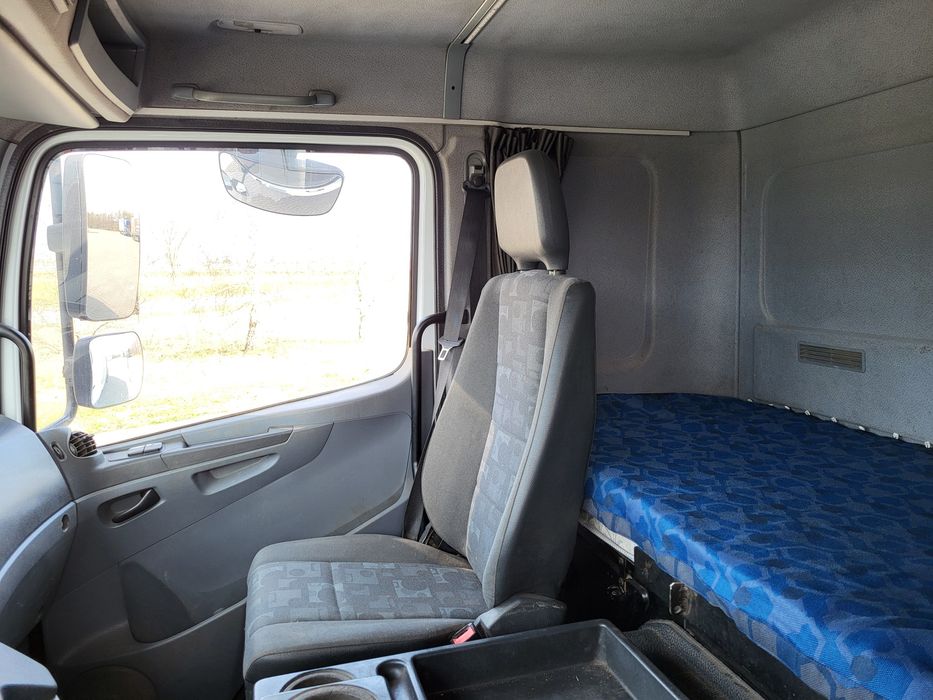 Samochody ciężarowe axor 1829