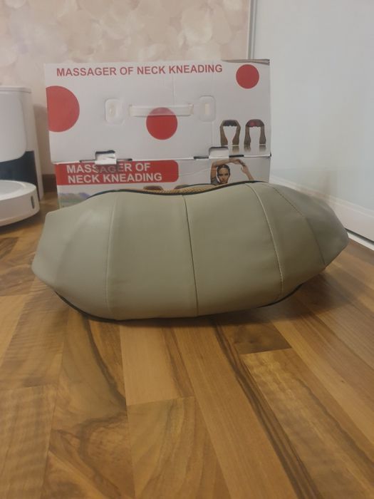 Масажер для шиї та спини новий