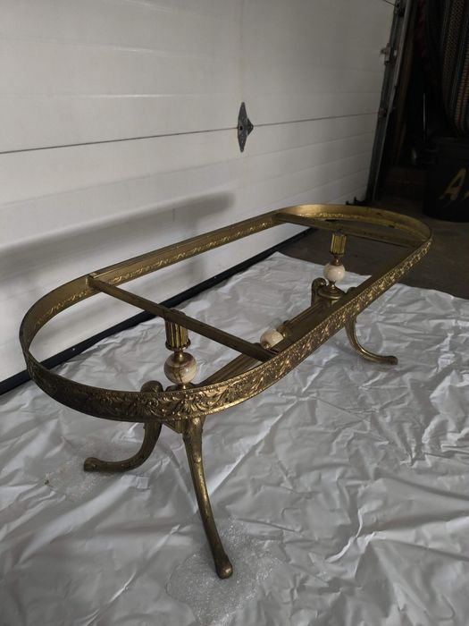 Mesa antiga de apoio em mármore