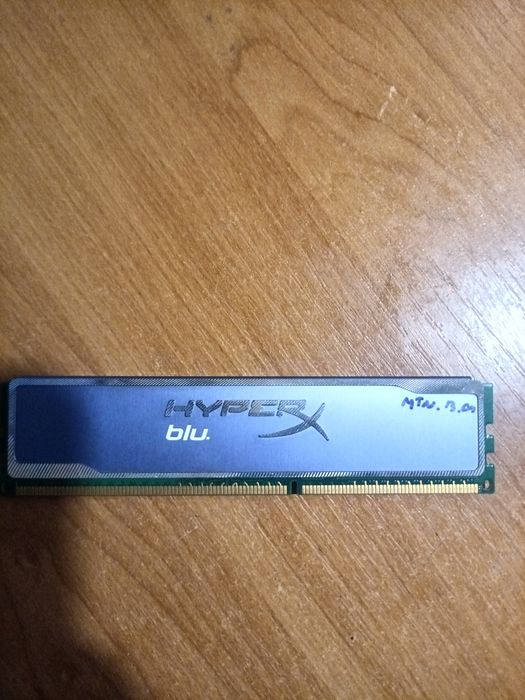Плашки оперативки ddr3 4gb