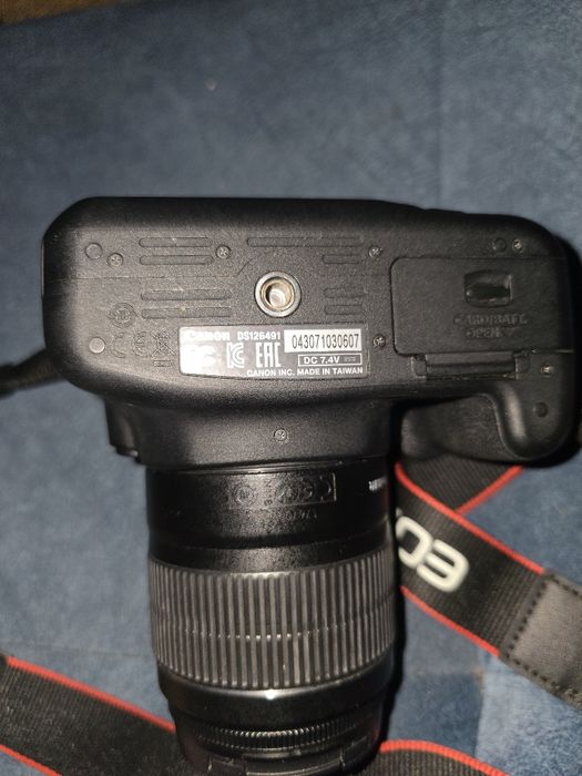 Фотоапарат Canon EOS 1200D