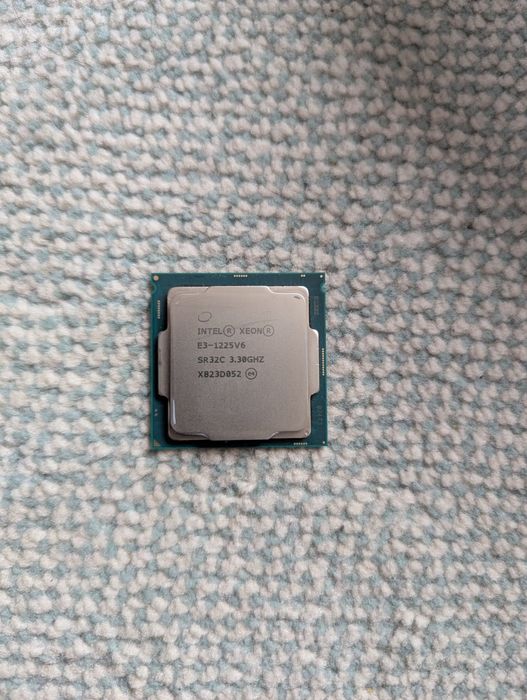 Intel Xeon E3-1225 v6 + chłodzenie