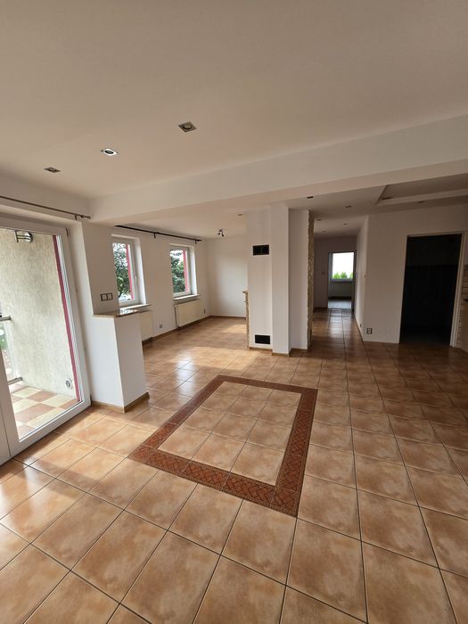 Lokal 92 m² na wynajem – usługi, biuro, działalność + parking | Dzierżążno