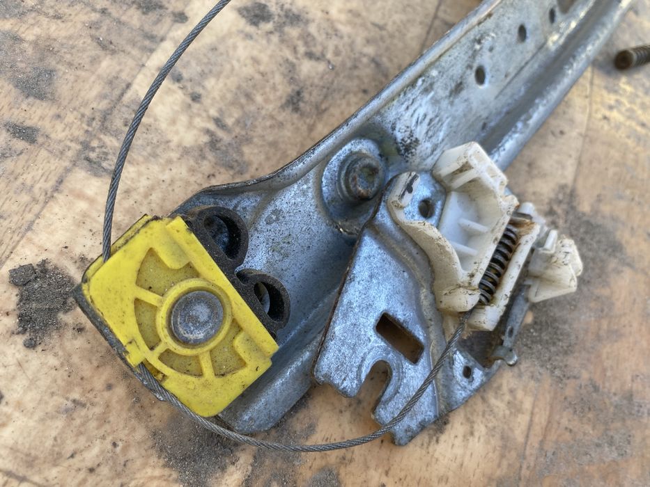 Bmw e46. Стеклоподъемник задний левой двери для Бмв. Склопідіймач