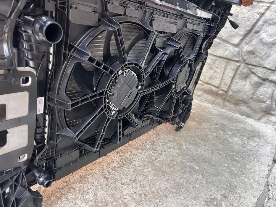 Audi Q5 80A A4 A5 Q7 диффузор в сборе панель радиаторов жалюзи