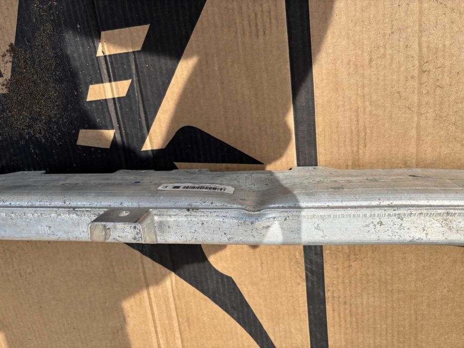 BMW 5 G30 G31 2017 - belka przednia pod zderzak wzmocnienie oryginał