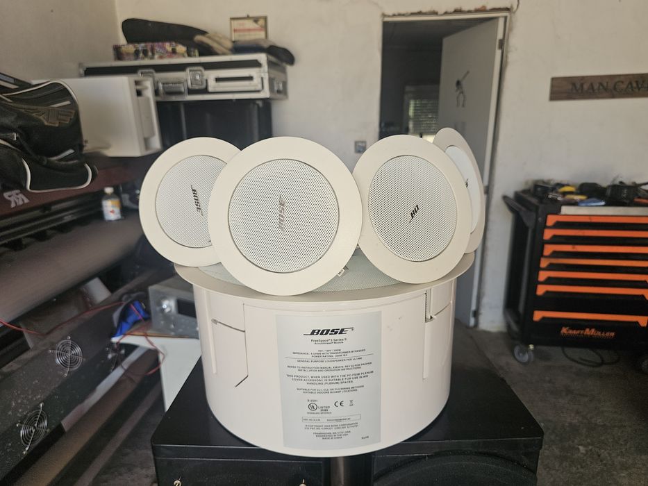 Sistema de Som Bose FreeSpace 3 Series II (Subwoofer + 4 Colunas)