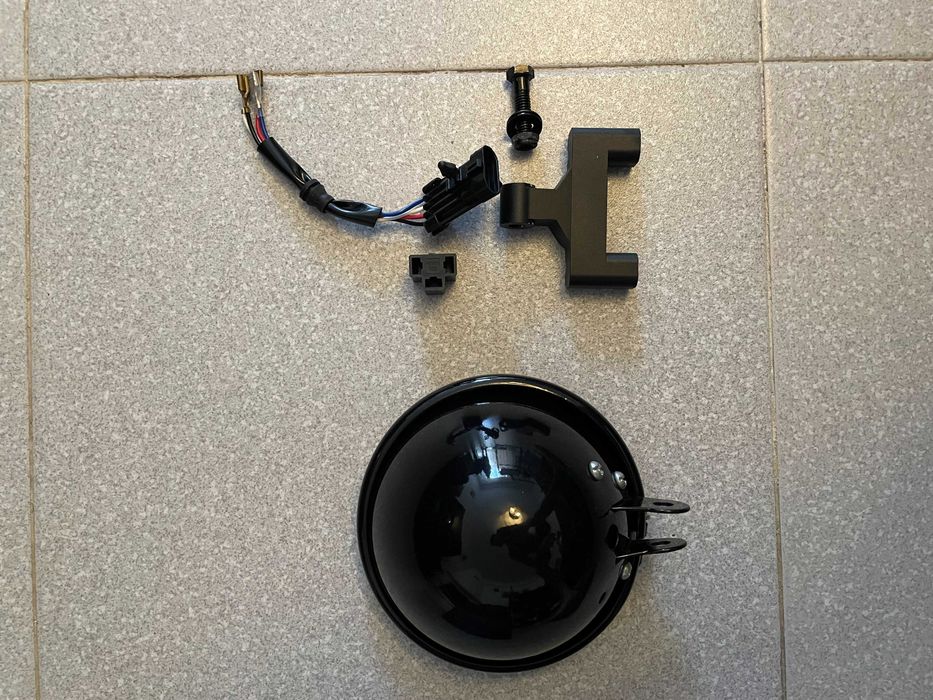 Caixa de farol Custom Dynamics 5.75" para Harley-Davidson