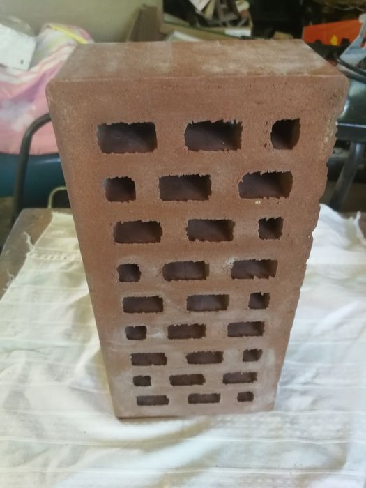 Cegły klinkierową kratówkę