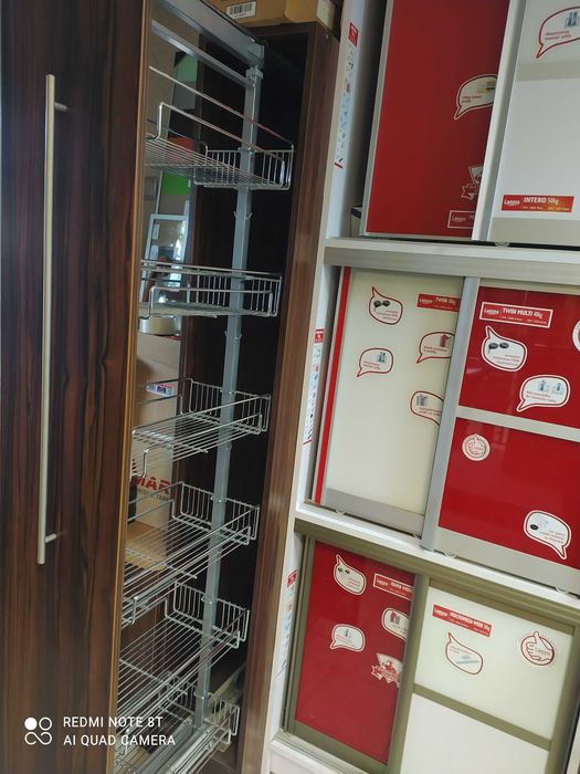 Szafa CARGO KOMFORT 300 serii komfort WIRELI pełen wysuw 6 koszy