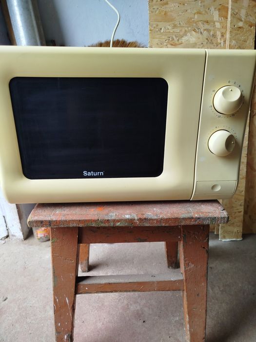 Микроволновка Saturn