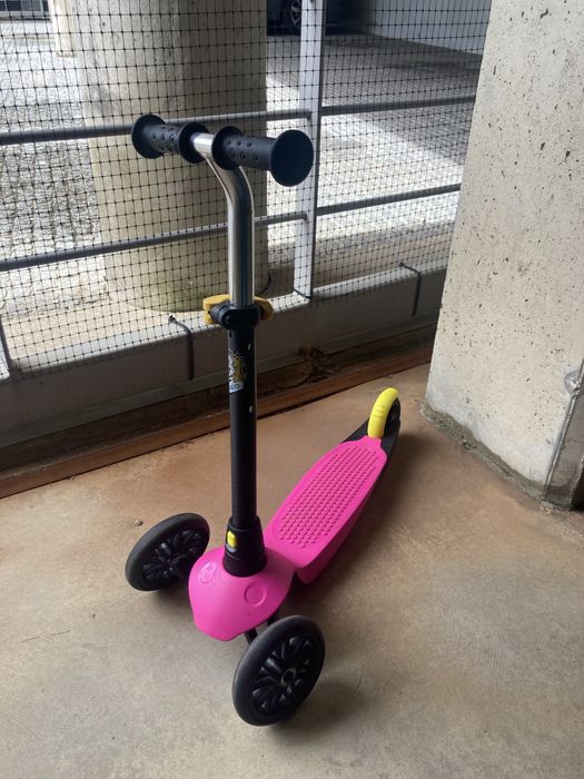 Trotinete cor de rosa