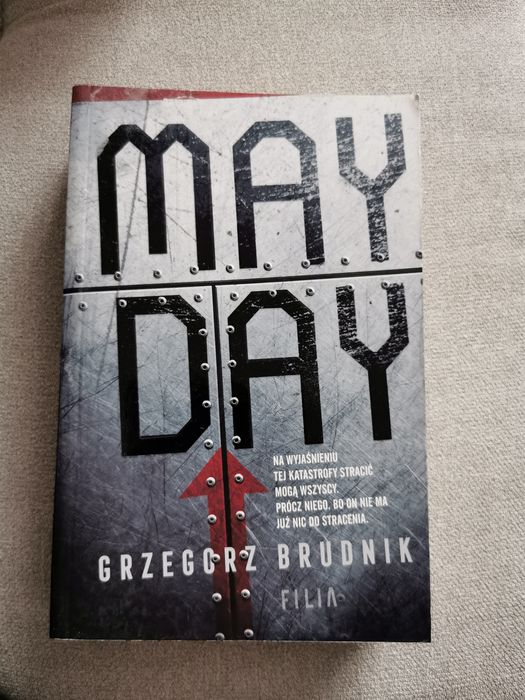 Nowa książka, "May Day"