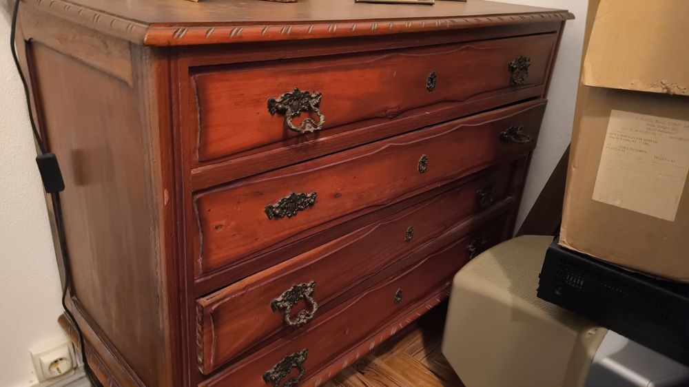 Comodas e roupeiros antigos – para DIY / restauro