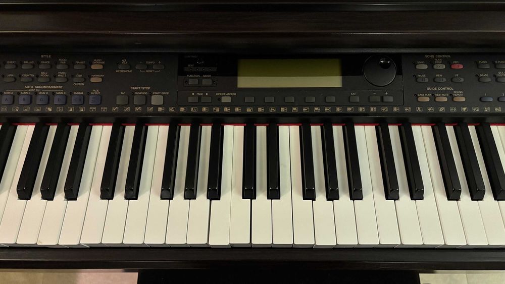 Piano digital Yamaha Clavinova CVP 201