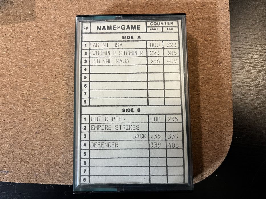 Atari 65 XE  BOX + magnetofon CA12 + gry + joystick