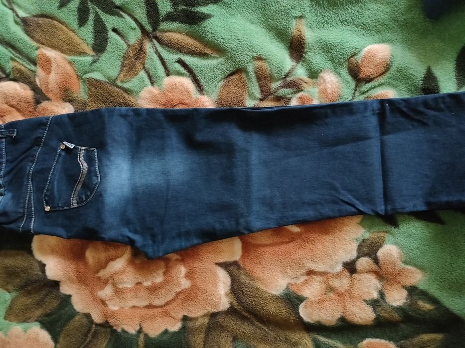 Джинсы на весну, осень. Р-р 31.