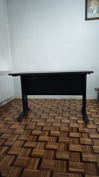 Secretária Como nova (2 em Stock para venda)