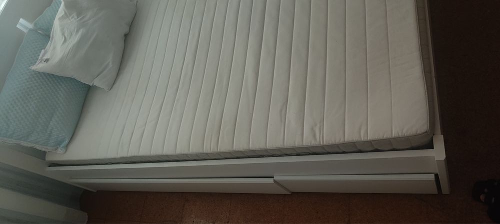 Cama IKEA Songesand 160x200 com arrumação (4 gavetões) em 2ª mão