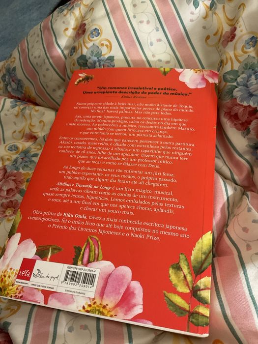 Abelhas e trovoada ao longe Riku Onda