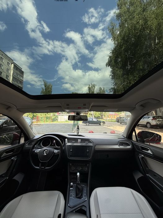Volkswagen Tiguan Allspace R-Line 2.0 бензин 2018 року
